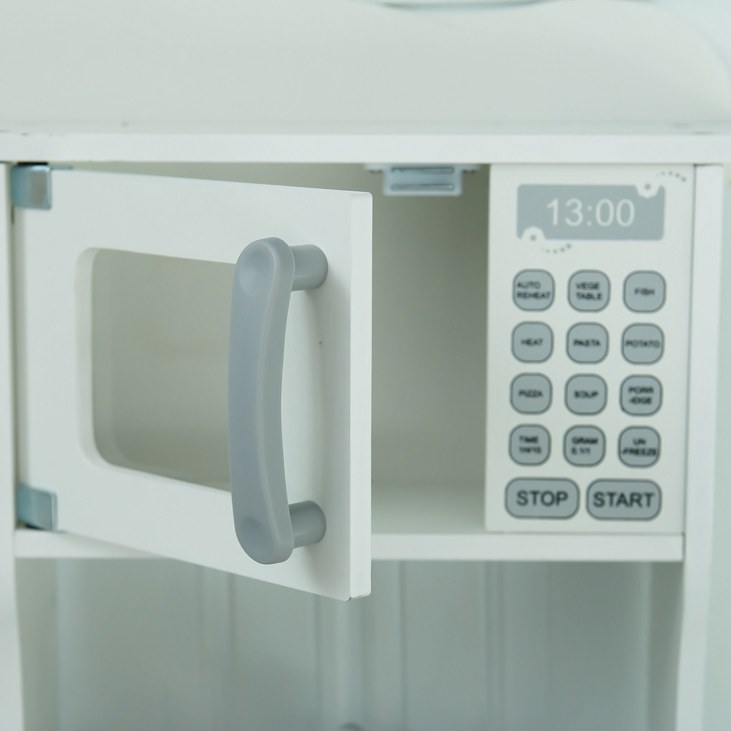 Drevená detská kuchynka s mikrovlnnou rúrou