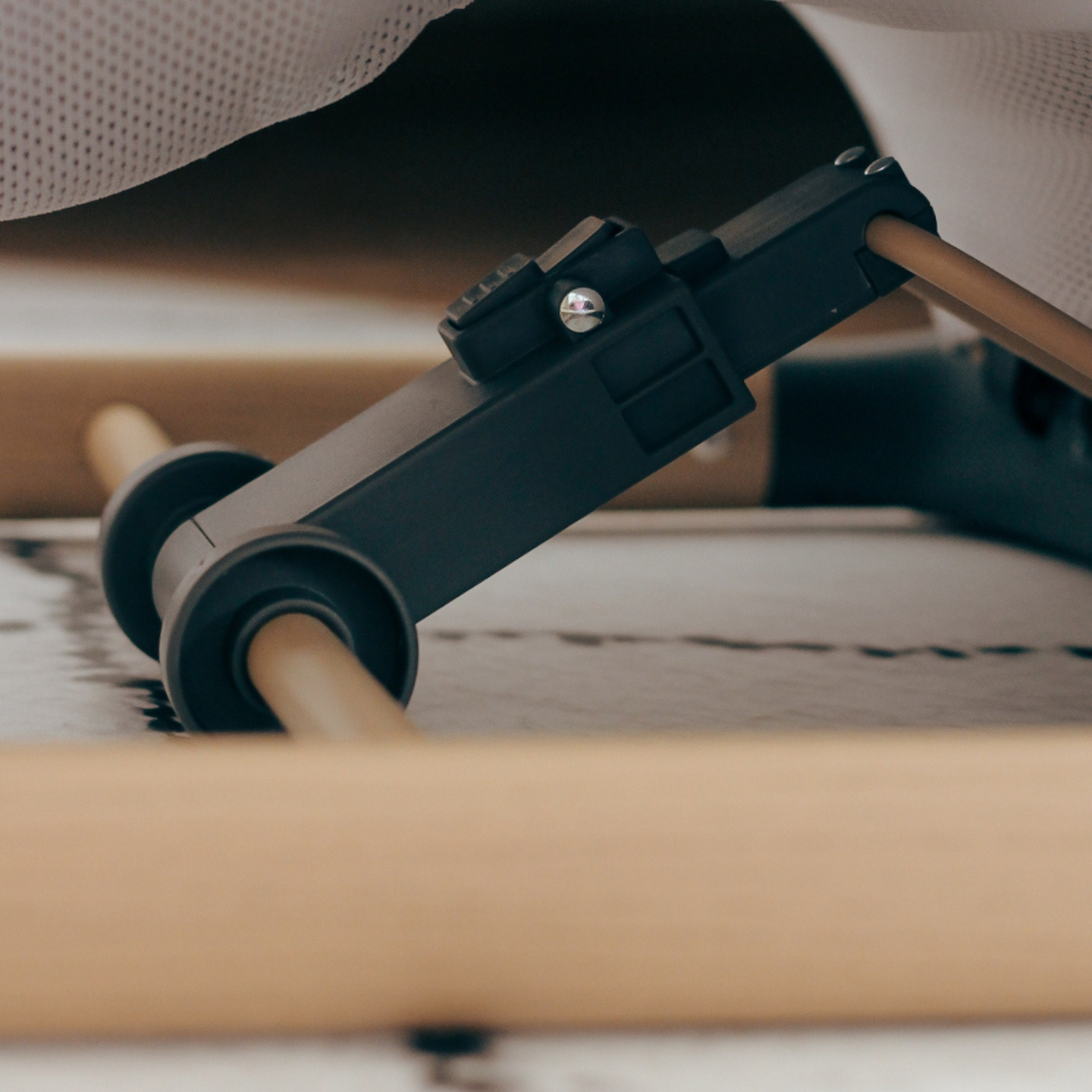 Hojdacie kreslo 2 v 1 Moby-Systém LILY - sivé