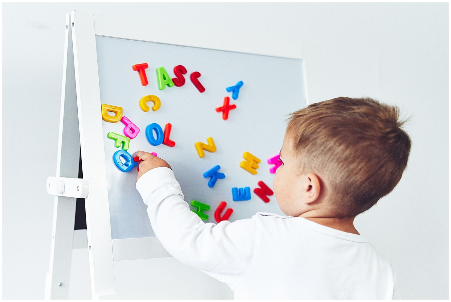 Vzdelávacia obojstranná tabuľa: magnetická a kriedová - suché utieranie, drevená, pre deti, skladacia