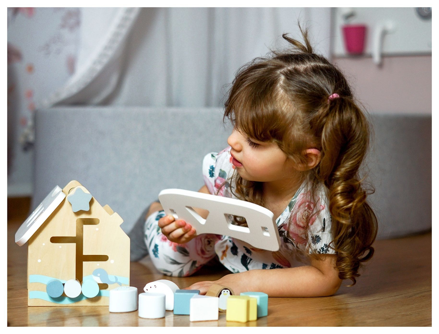 Sorter - vzdelávací drevený domček s kockami