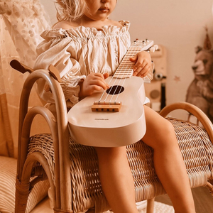 Drevená gitara pre deti - ukulele - ružová farba