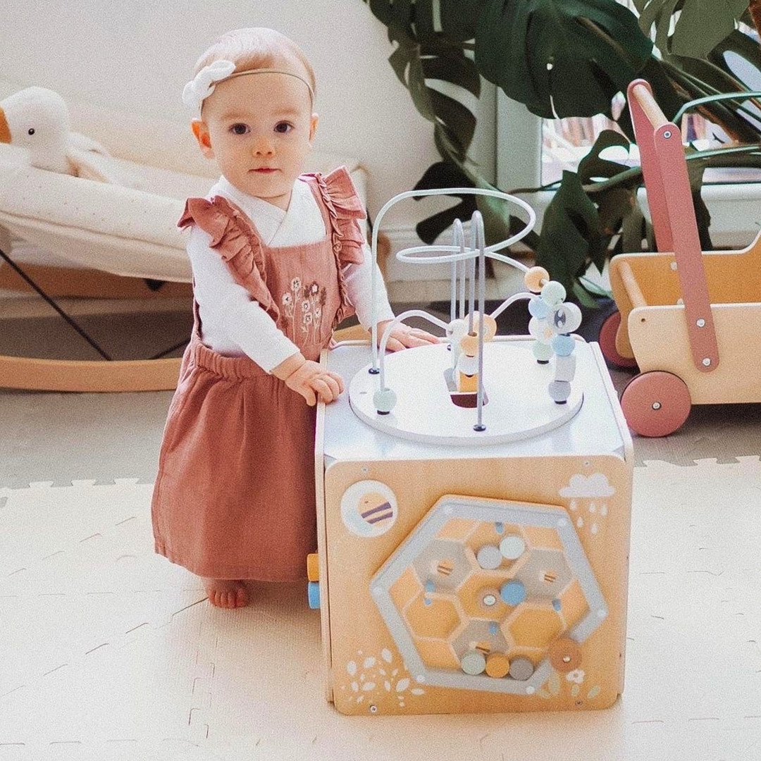 Veľká drevená kocka so slučkou - Montessori