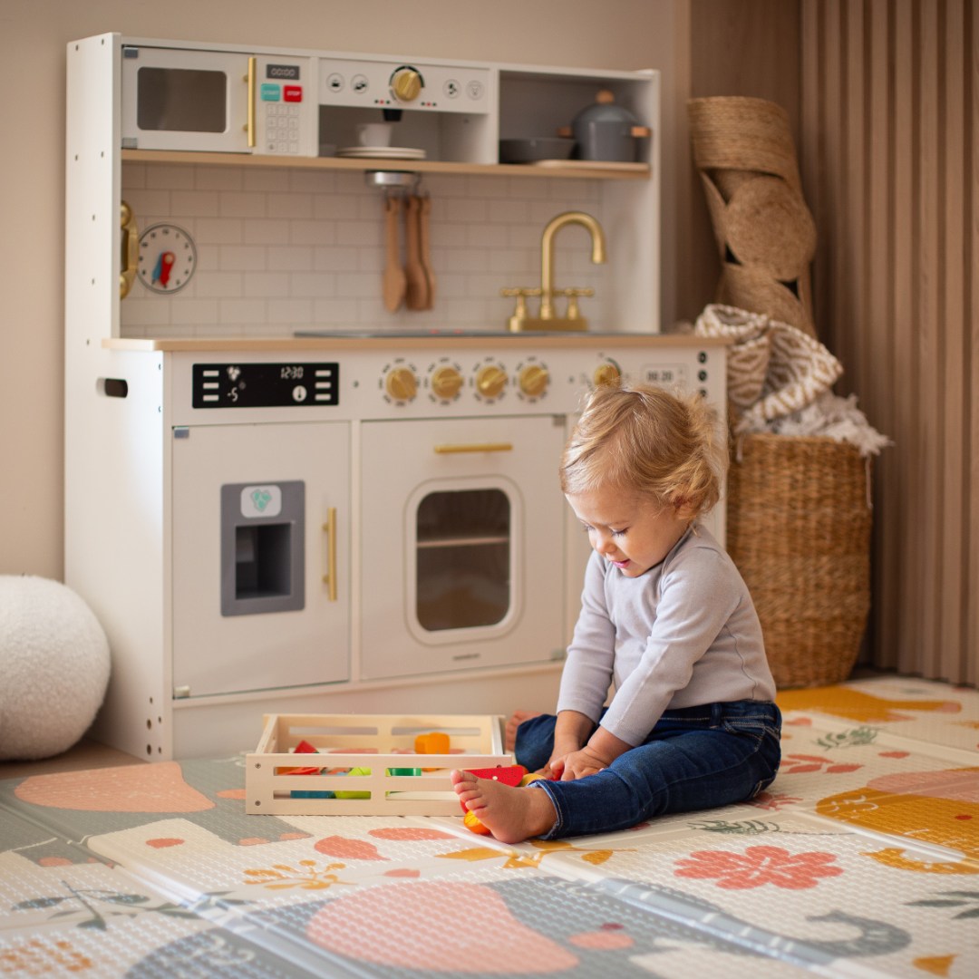 Interaktívna XXL drevená kuchyňa s doplnkami a LED osvetlením - dvojúrovňová