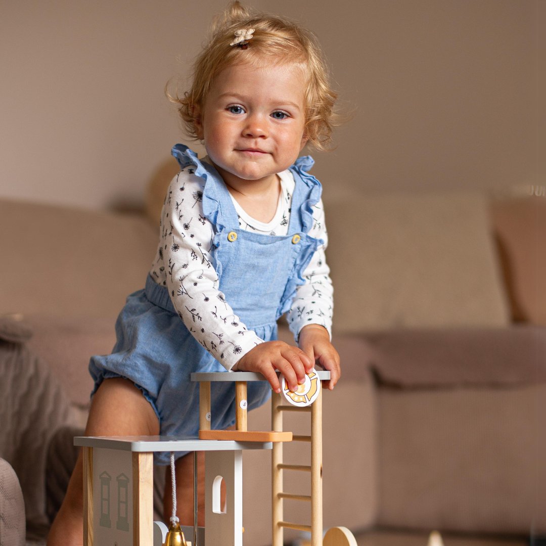 Drevená hasičská stanica s príslušenstvom, hasičský zbor