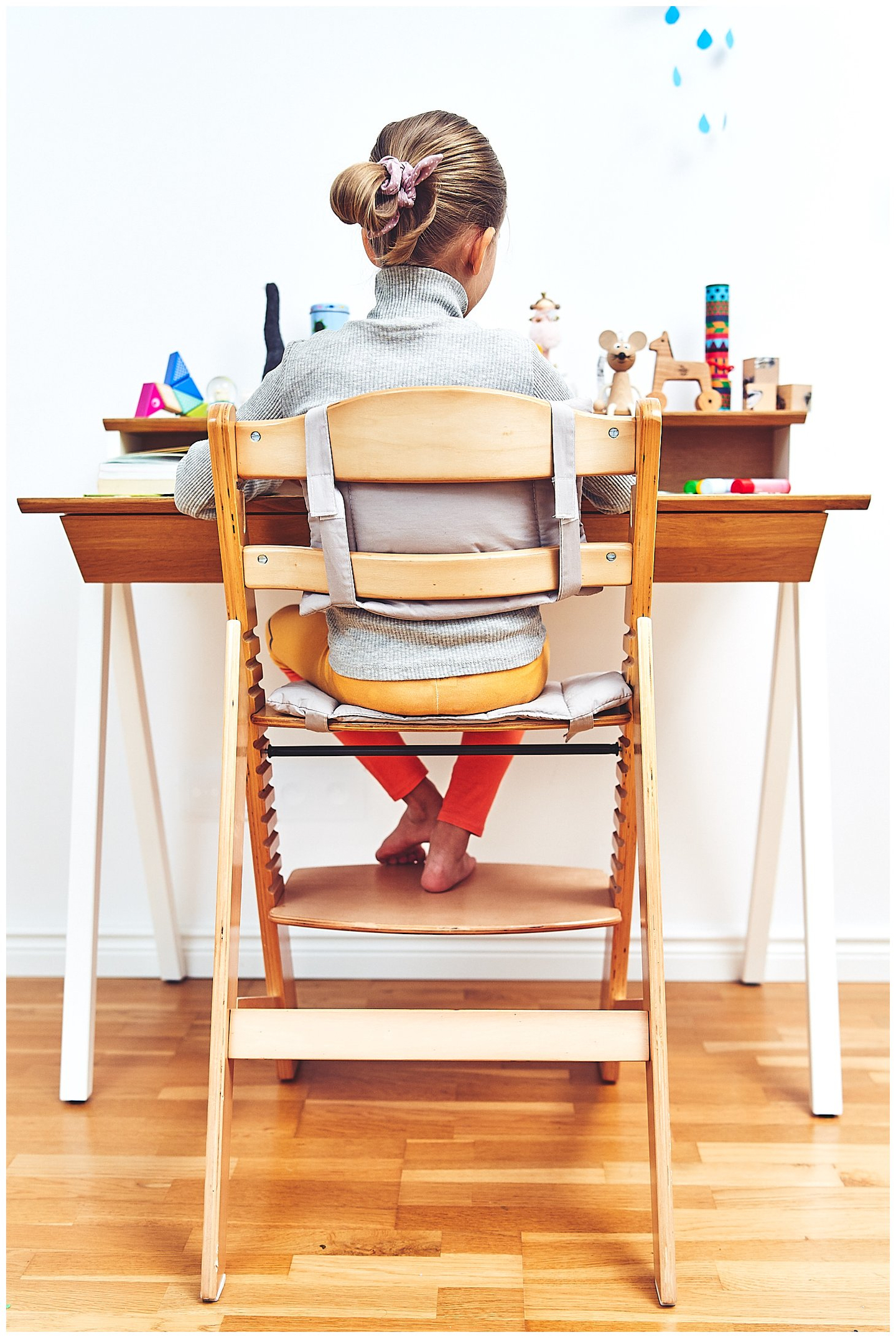 Drevená stolička na kŕmenie Moby-System WOODY - farba prírodného dreva