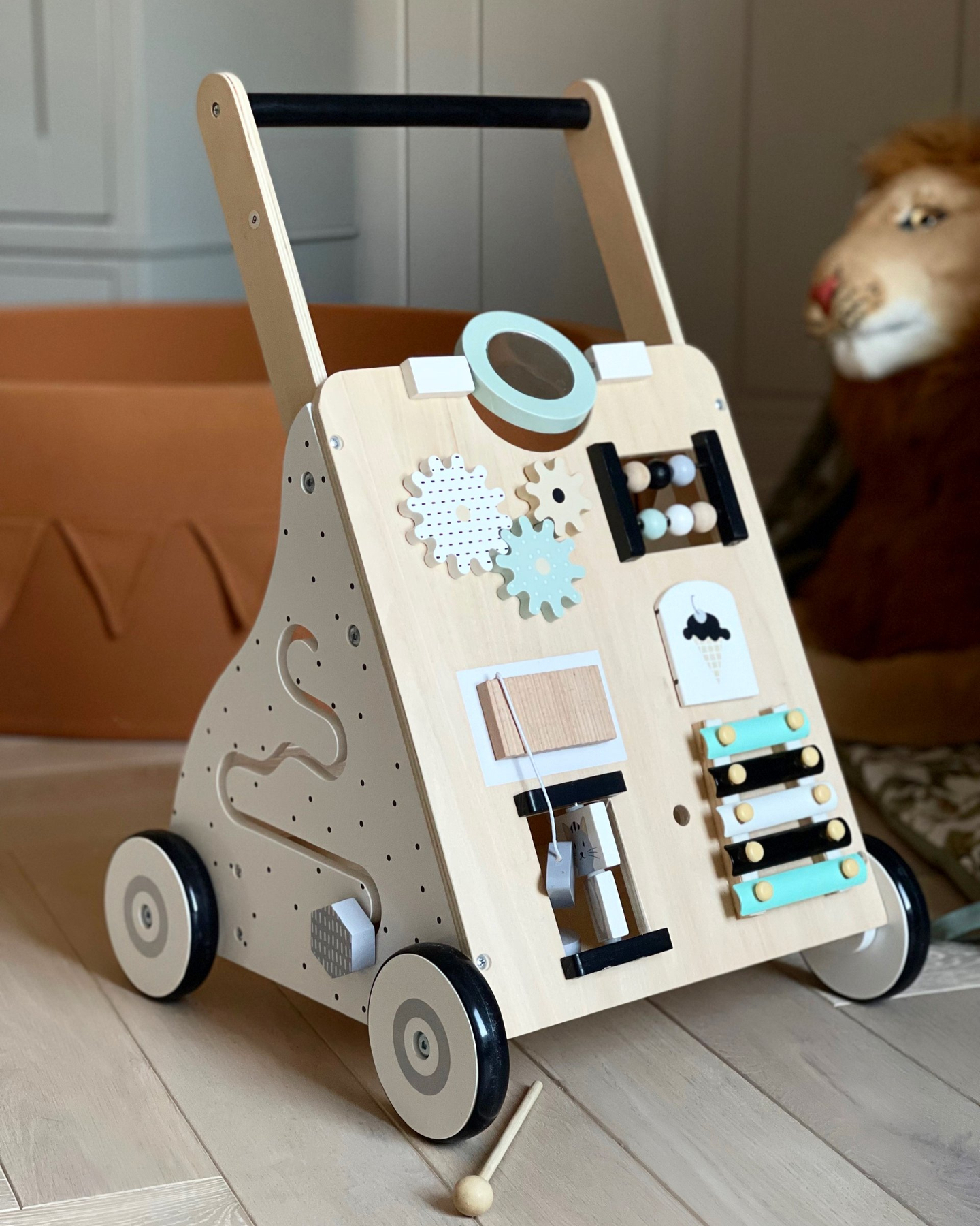 Drevené, vzdelávacie chodítko / kočík - manipulačná doska