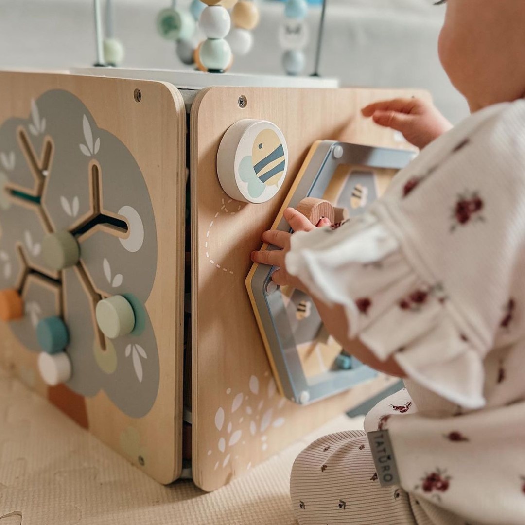 Veľká drevená kocka so slučkou - Montessori