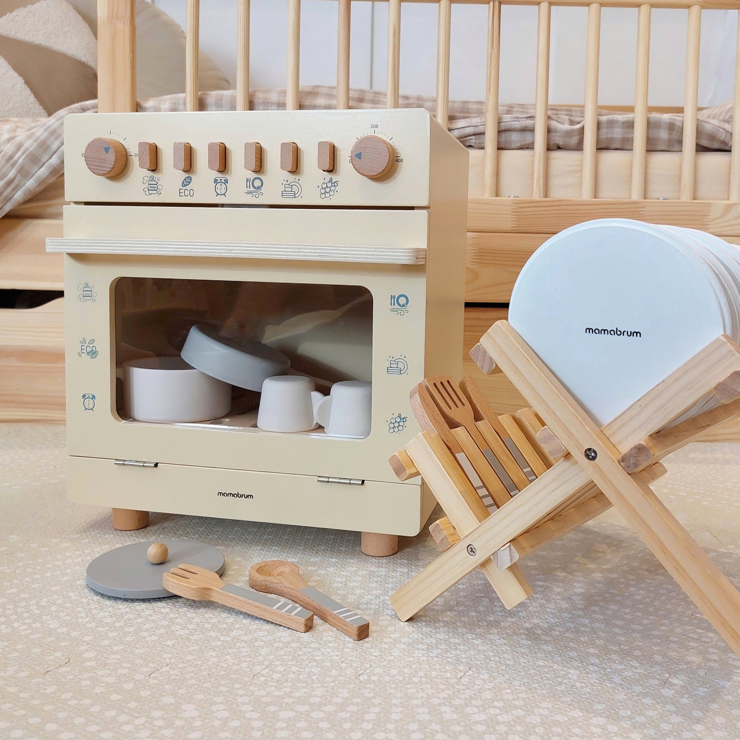 Drevená umývačka riadu s príslušenstvom