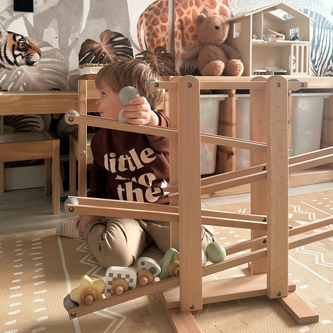 Veľká drevená slepá ulička - šmýkačka s točiacimi sa prvkami