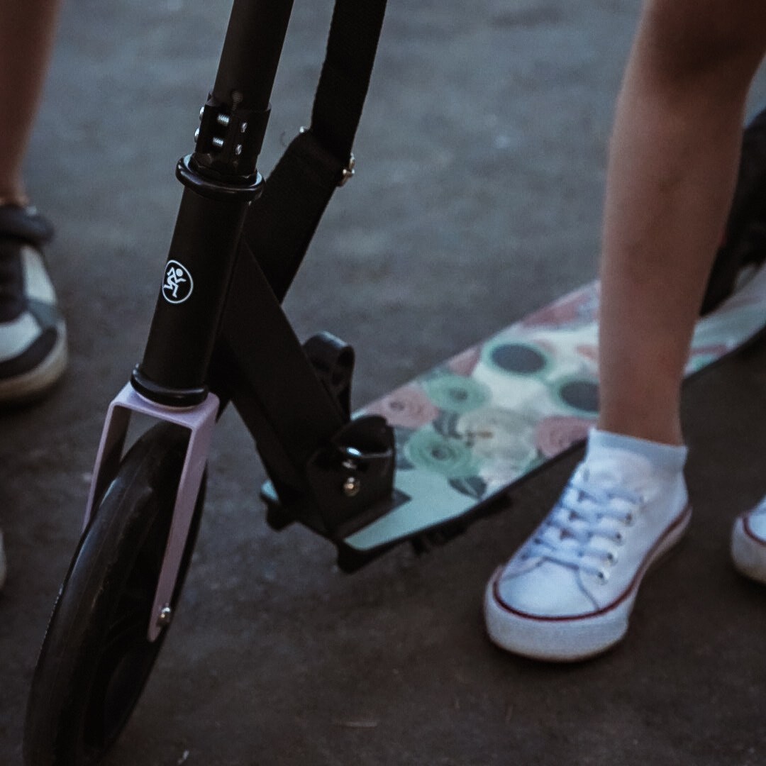 Dvojkolesová mestská kolobežka VIBE Pink HyperMotion - 100 kg