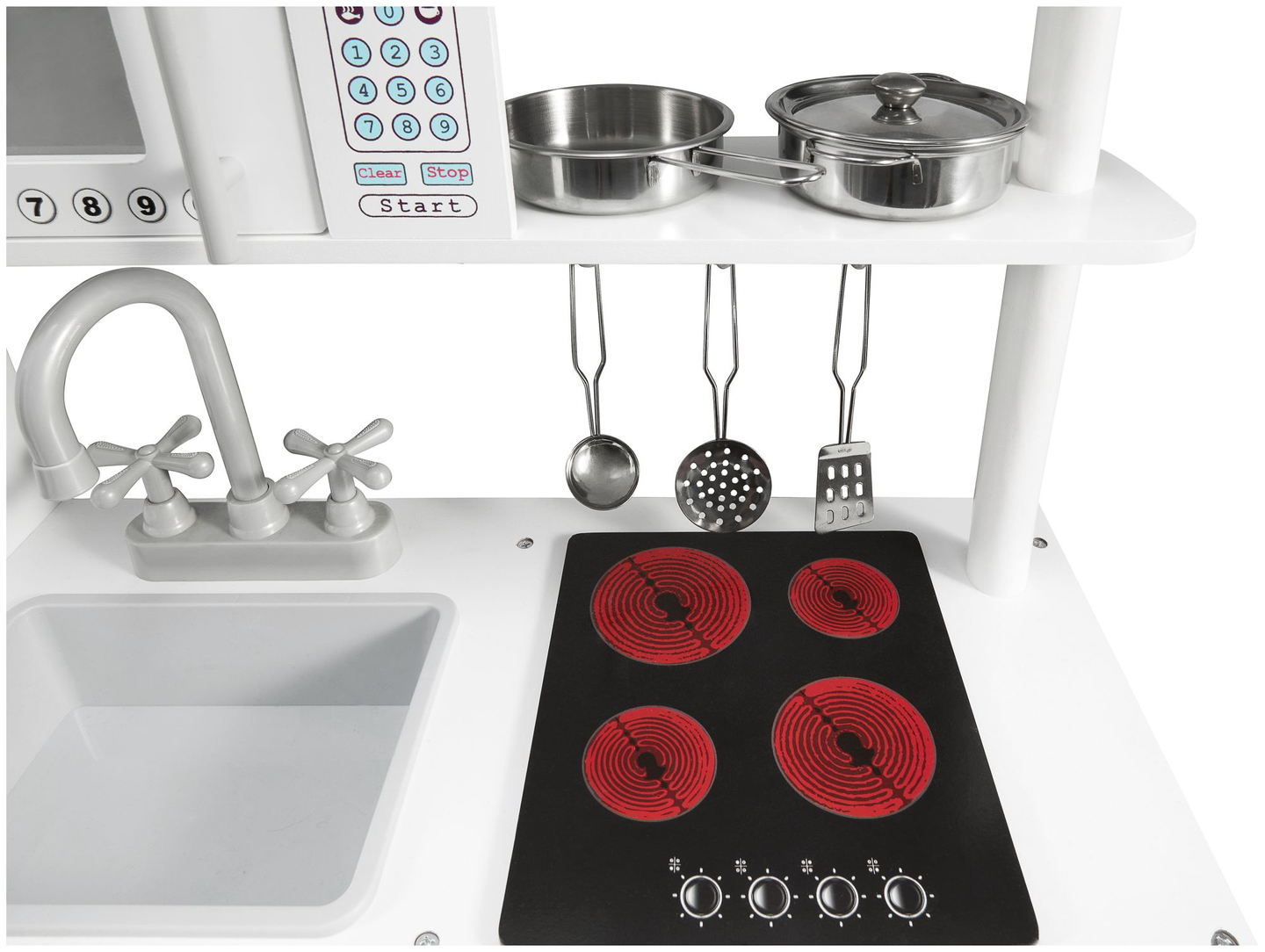 Veľké drevené biele kuchynské doplnky a zástera