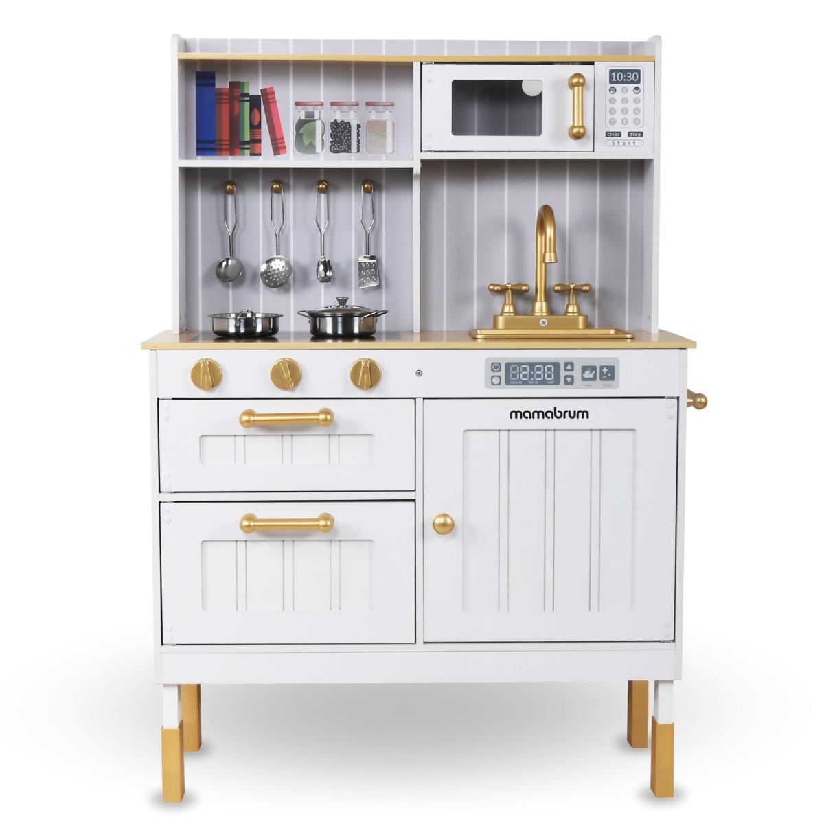 Drevená biela kuchyňa s príslušenstvom a zásterou