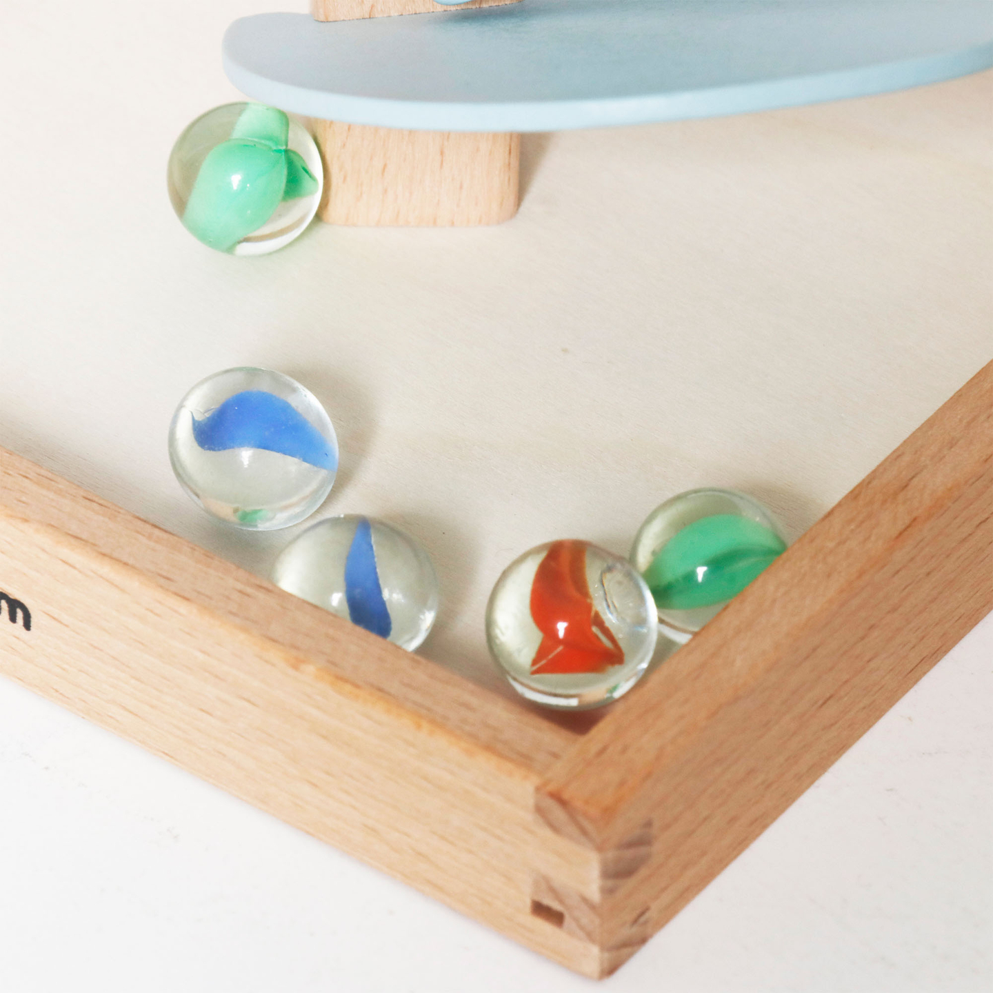 Drevený kulodróm - zvukový strom s guľôčkami