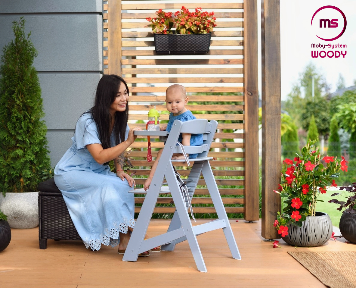 Drevená stolička na kŕmenie Moby-System WOODY - sivá farba