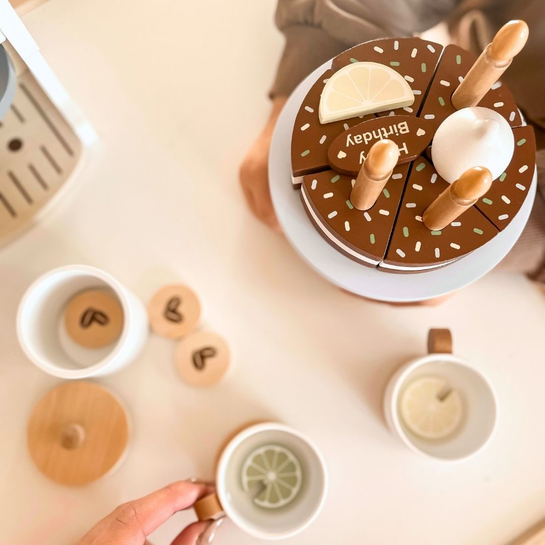 Drevená narodeninová torta na rezanie