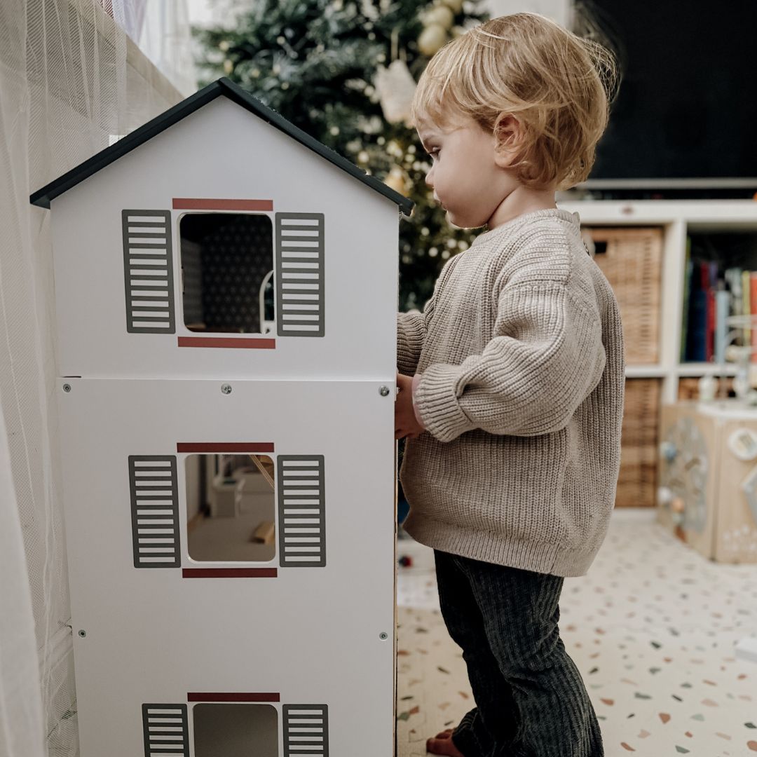 Biely drevený domček pre bábiky s doplnkami 18 ks.