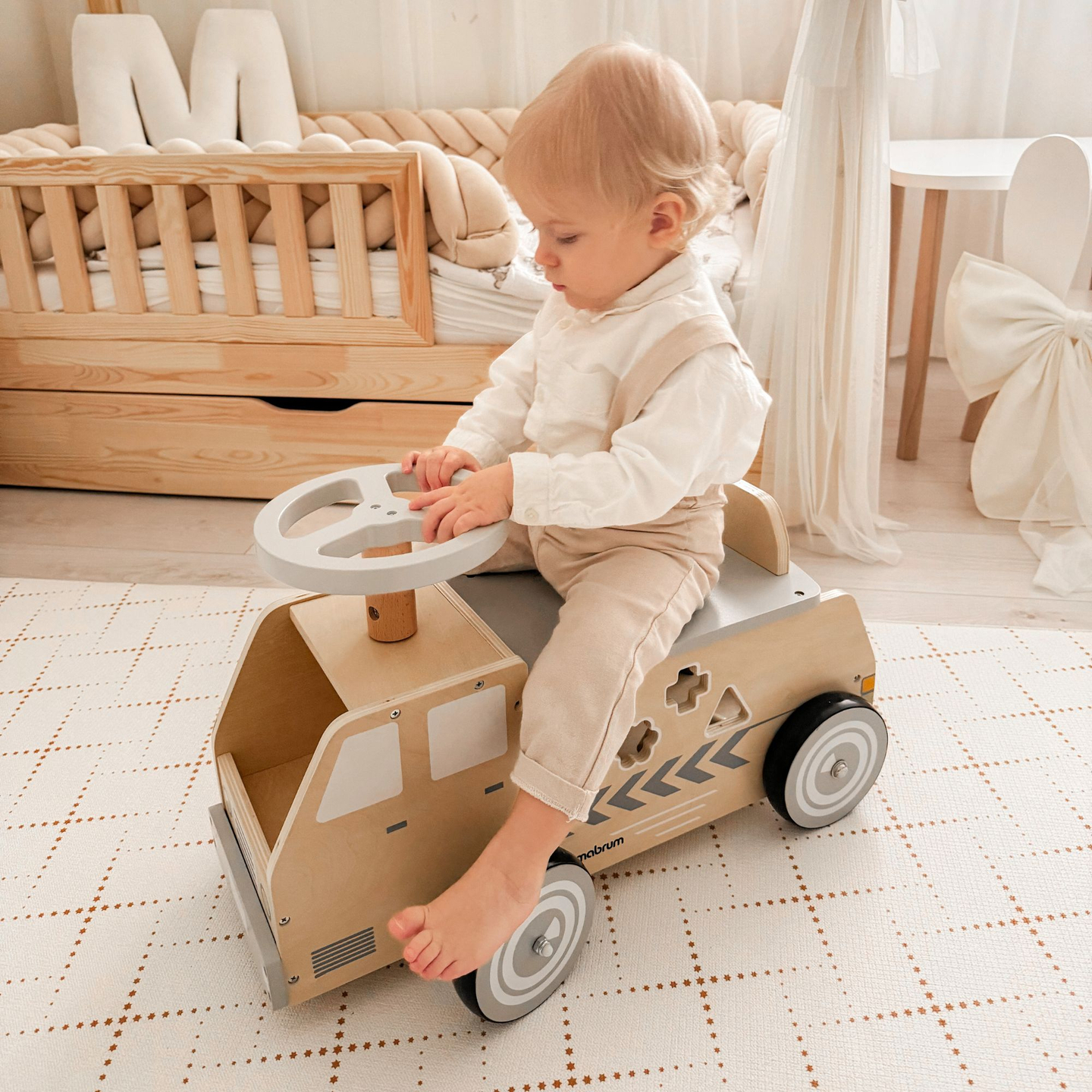 Drevený bicykel, auto, auto s blokmi