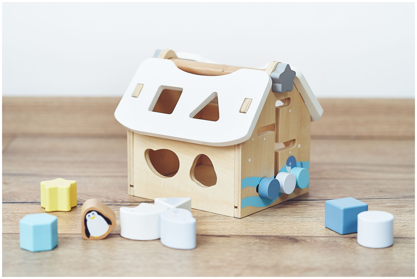 Sorter - vzdelávací drevený domček s kockami