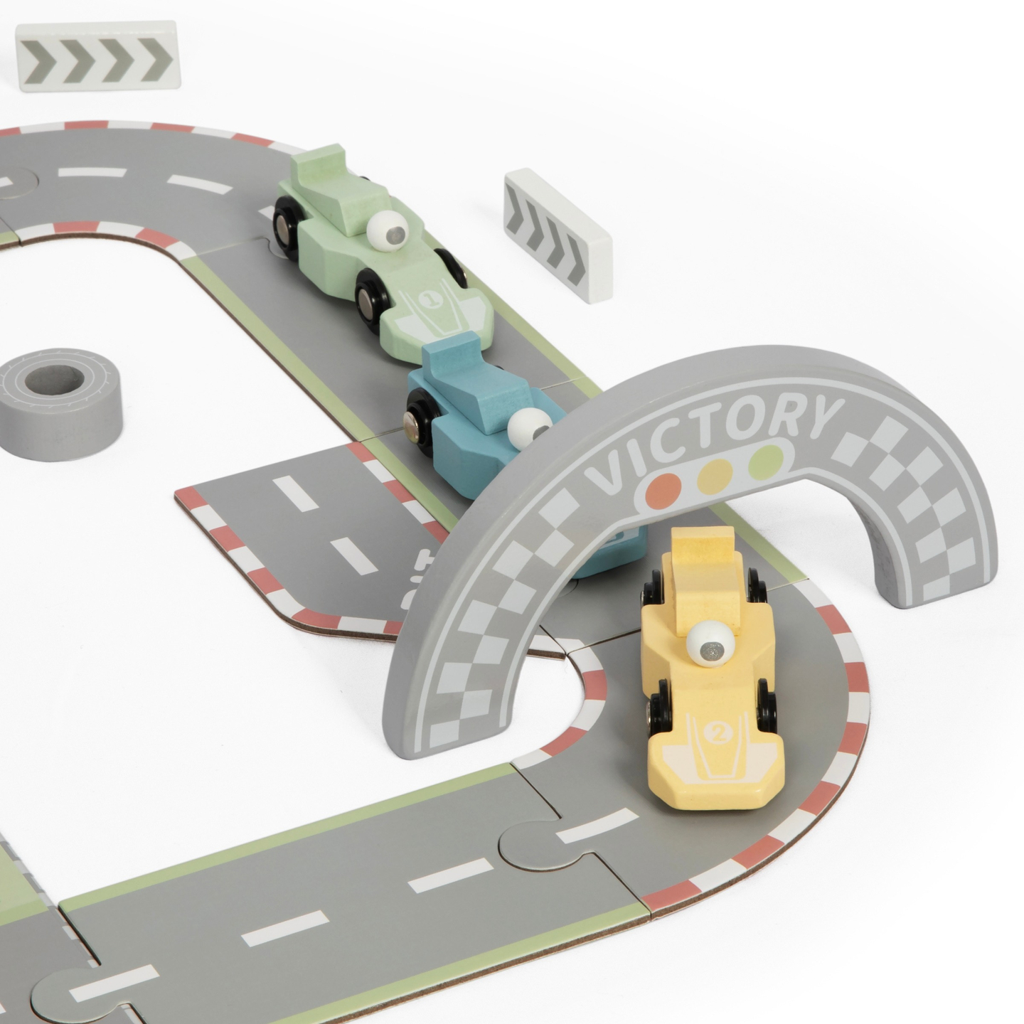 Magnetický kufor s pretekárskou dráhou, drevenými vozidlami a cestnými doplnkami