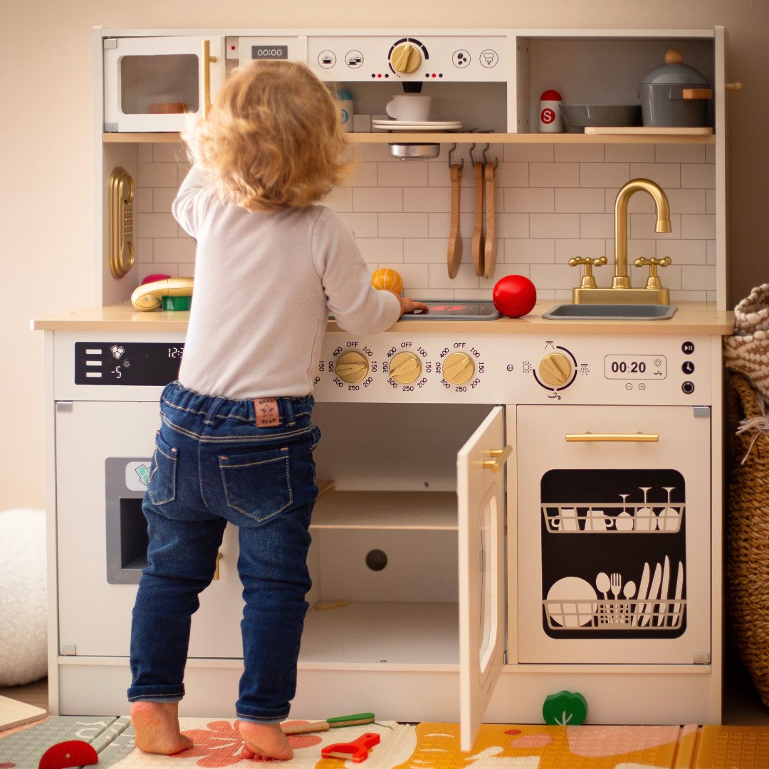 Interaktívna XXL drevená kuchyňa s doplnkami a LED osvetlením - dvojúrovňová