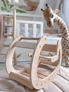 Montessori drevená hojdačka - prírodné drevo - od 12 mesiacov.