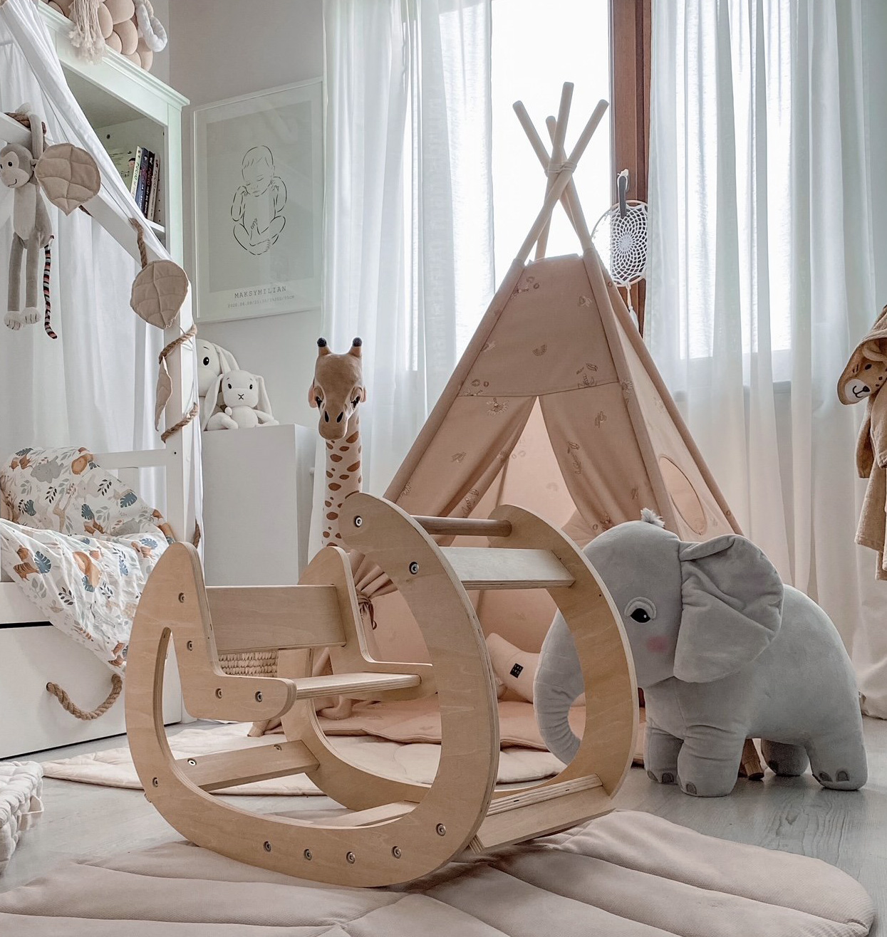 Montessori drevená hojdačka - prírodné drevo - od 12 mesiacov.