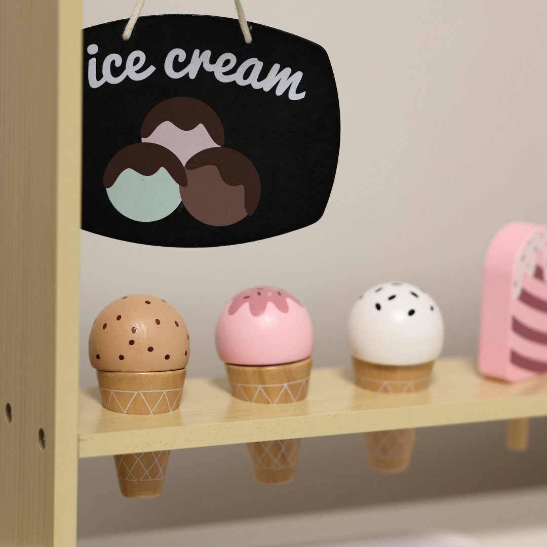 Drevená zmrzlináreň na kolieskach - zmrzlinový vozík