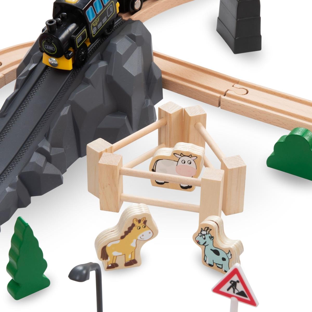 Drevená železnica, vláčik na batérie - Mesto: koľaje, autá, most, letisko