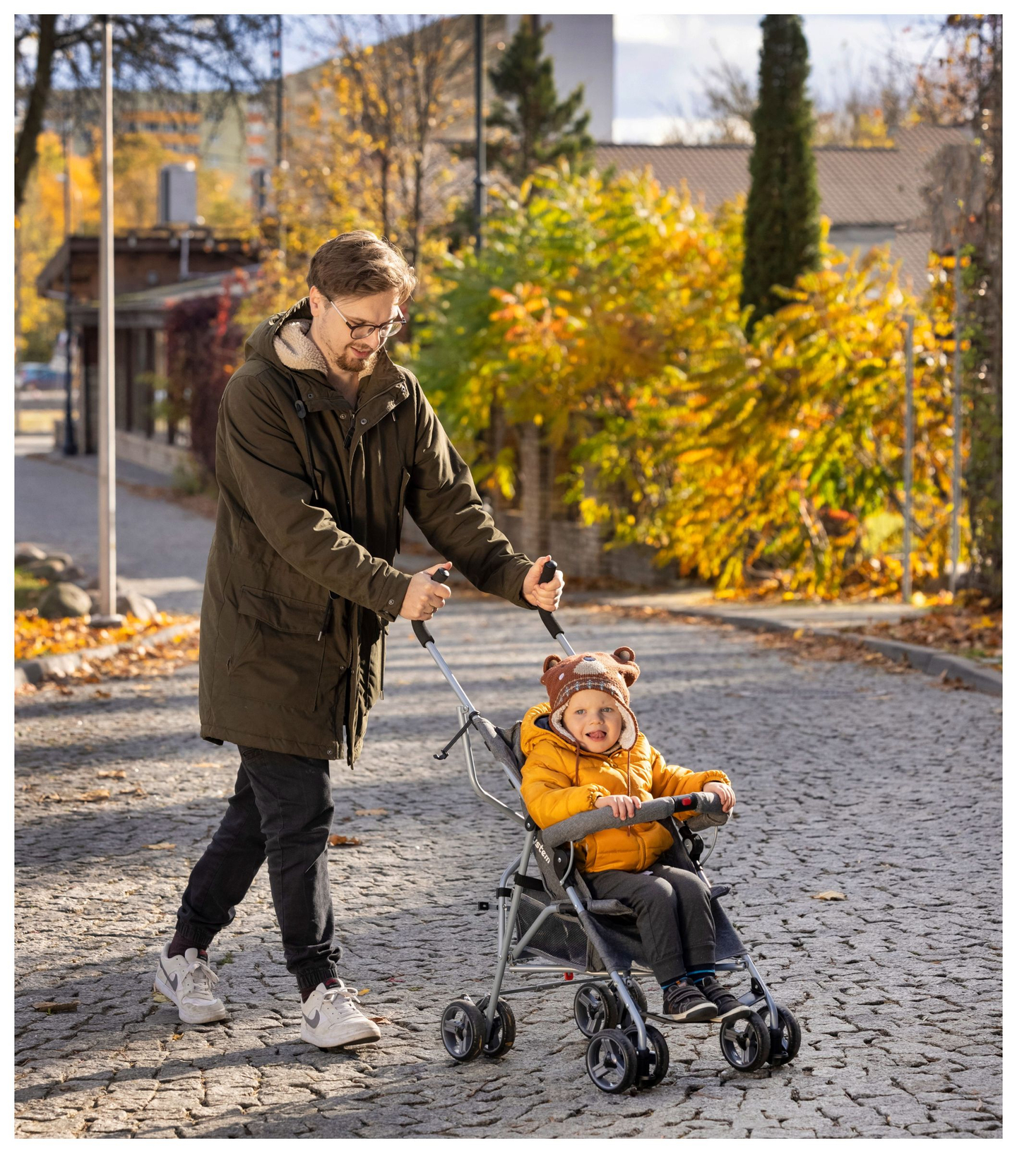 Ľahký skladací kočík Moby-System Barton farba: sivá