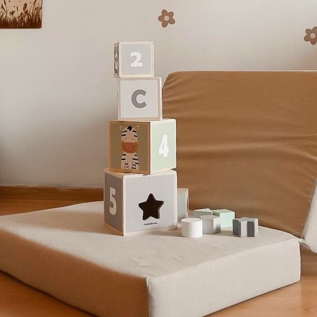 Drevená veža - triedička tvarov čísla abeceda zvieratá