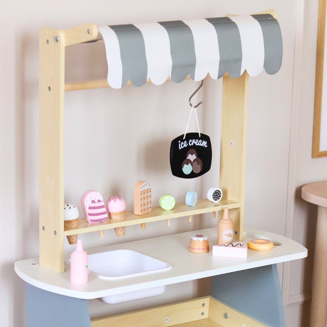 Drevená zmrzlináreň na kolieskach - zmrzlinový vozík