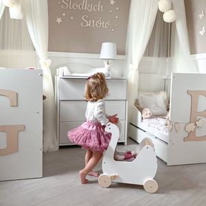Drevený kočík pre bábiky - Swan