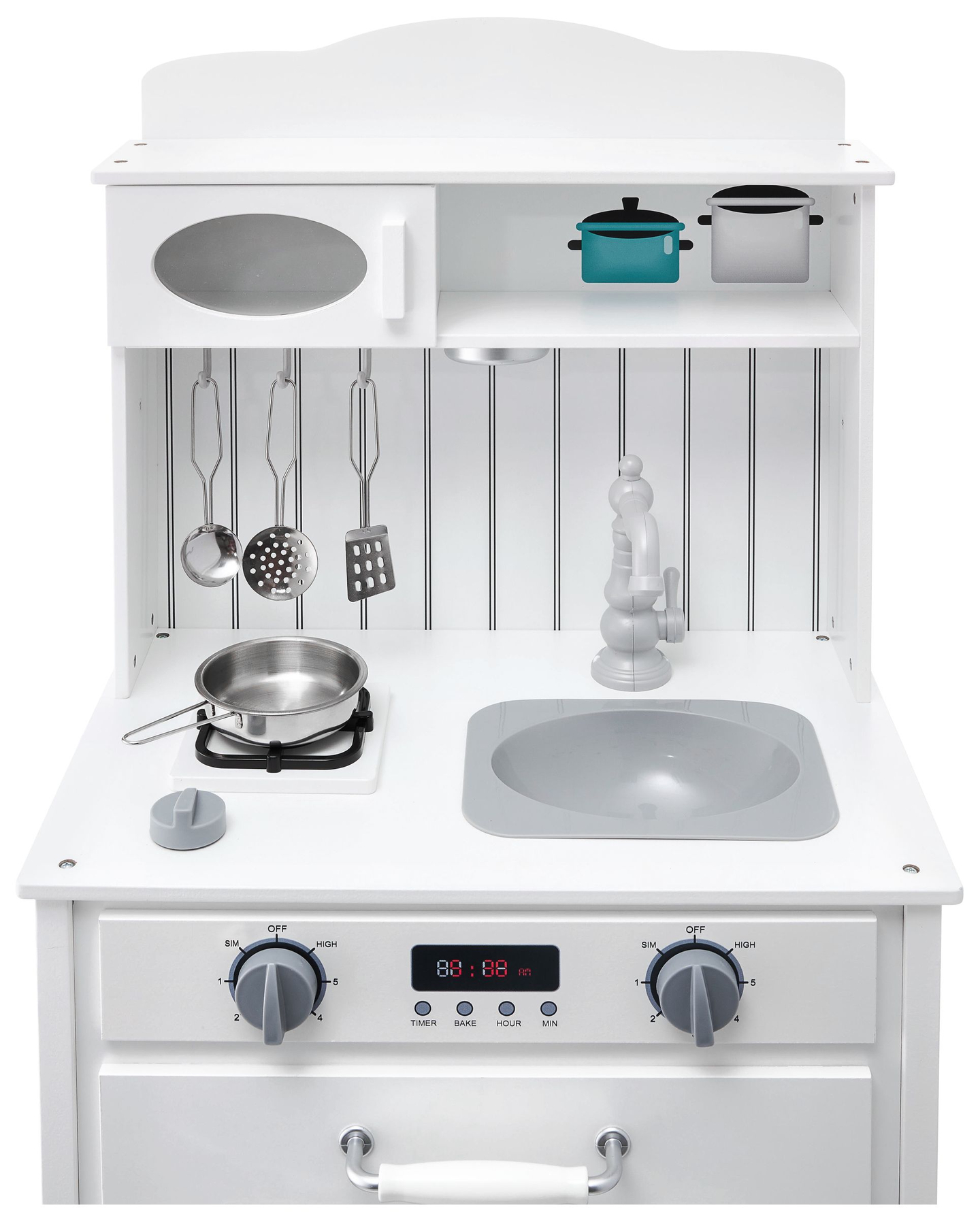 Biela drevená kuchyňa so zásterou, doplnkami a LED lampou