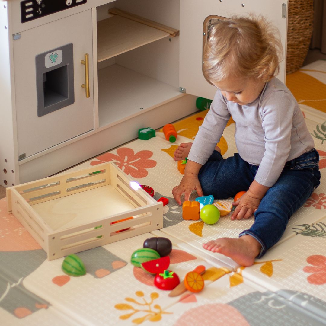 Drevené ovocie a zelenina na krájanie