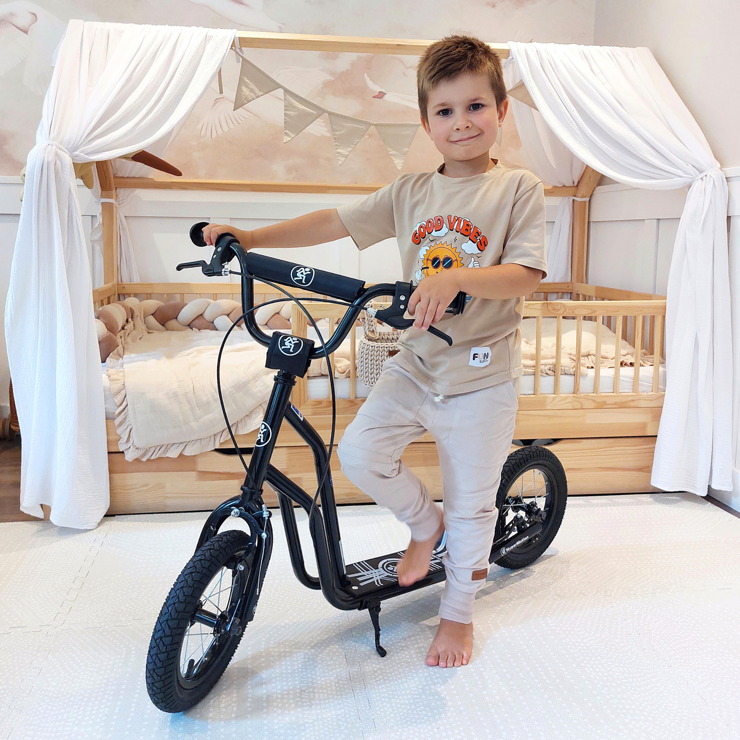 Kolobežka HyperMotion VIVA 12 (30 cm kolieska s čerpadlom) - čierna