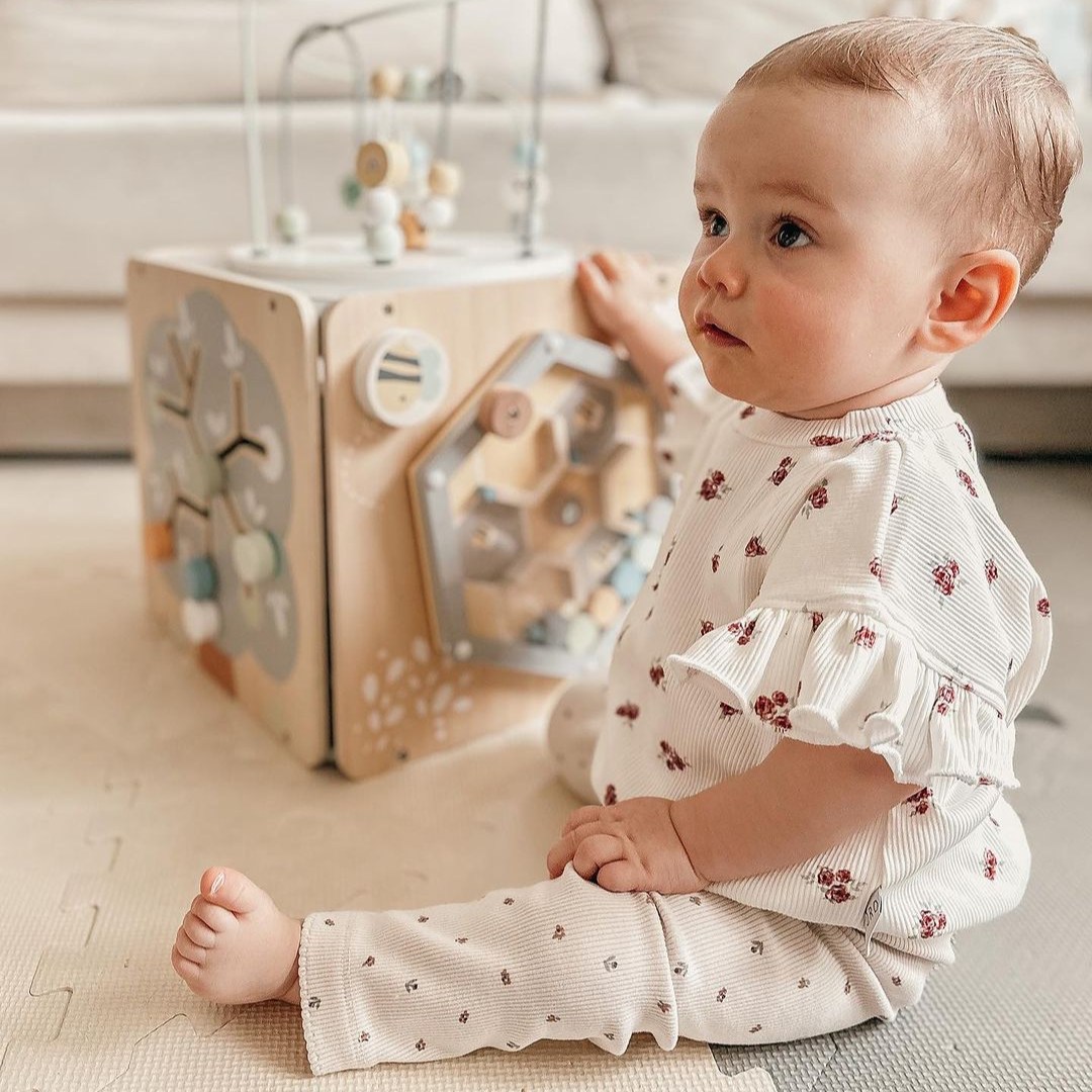 Veľká drevená kocka so slučkou - Montessori