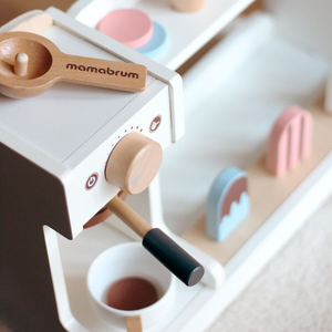 Drevená zmrzlináreň s kávovarom - kaviareň s príslušenstvom