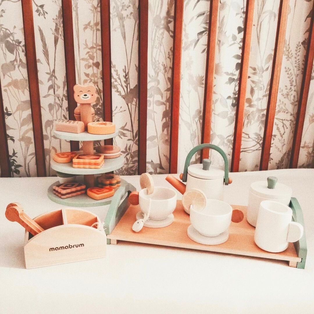 Veľká drevená čajová súprava s podnosom - 17 položiek