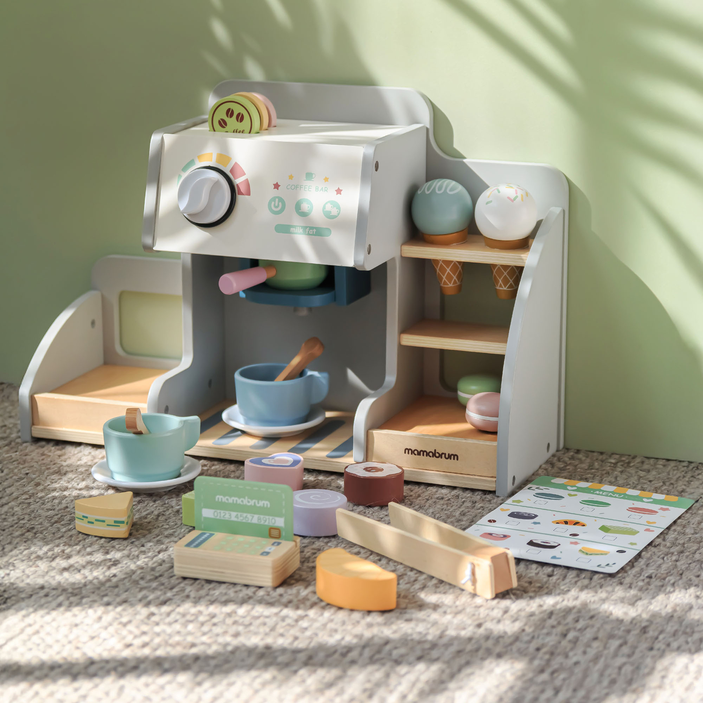 Veľká drevená zmrzlináreň s magnetickou tabuľou, kávovarom a sadou na zmrzlinu a zákusky - viac ako 70 dielikov!