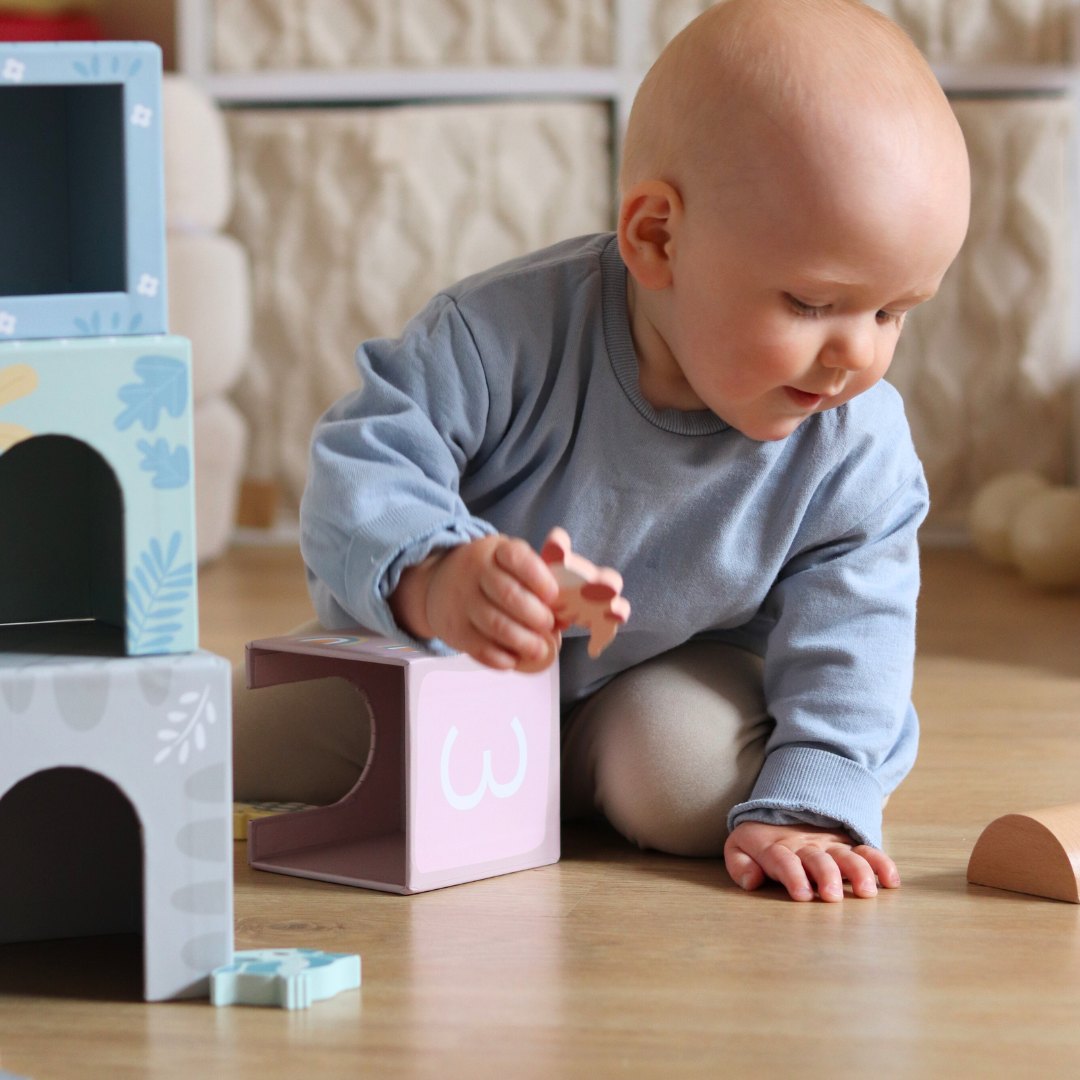 Triediaca veža s figúrkami Dinosaury