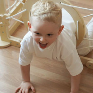 Drevené vnútorné ihrisko pre deti - domček s rebríkmi a šmykľavkou